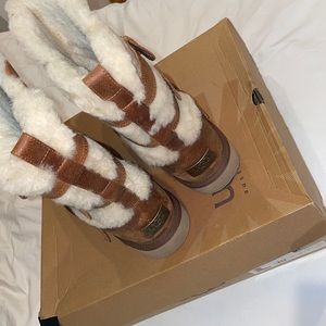 Ugg Australia- Becket